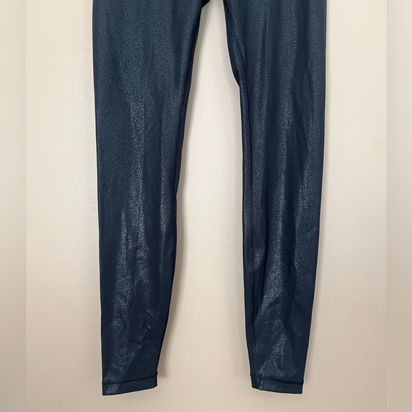 {Lululemon} Wunder Under High-Rise Tight 28" Leggings in Foil Print Black - 6 - Picture 3 of 11